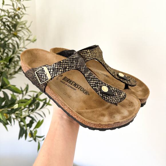 Birkenstock Gizeh Arizona Microfiber Shiny Python T-Strap Sandals Black Gold 38 - Picture 1 of 6